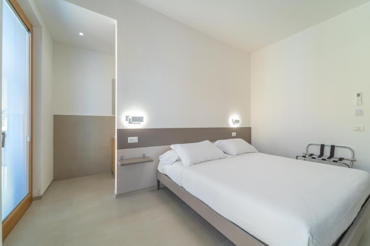 Nuova -Luxury Rooms & Apartment- Olbia Bagian luar foto