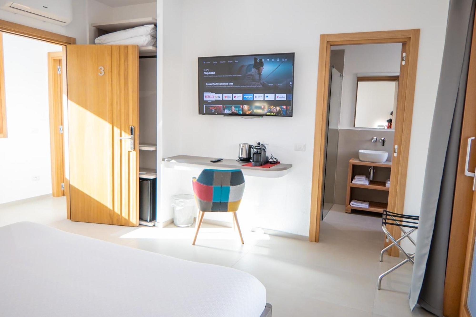 Nuova -Luxury Rooms & Apartment- Olbia Bagian luar foto