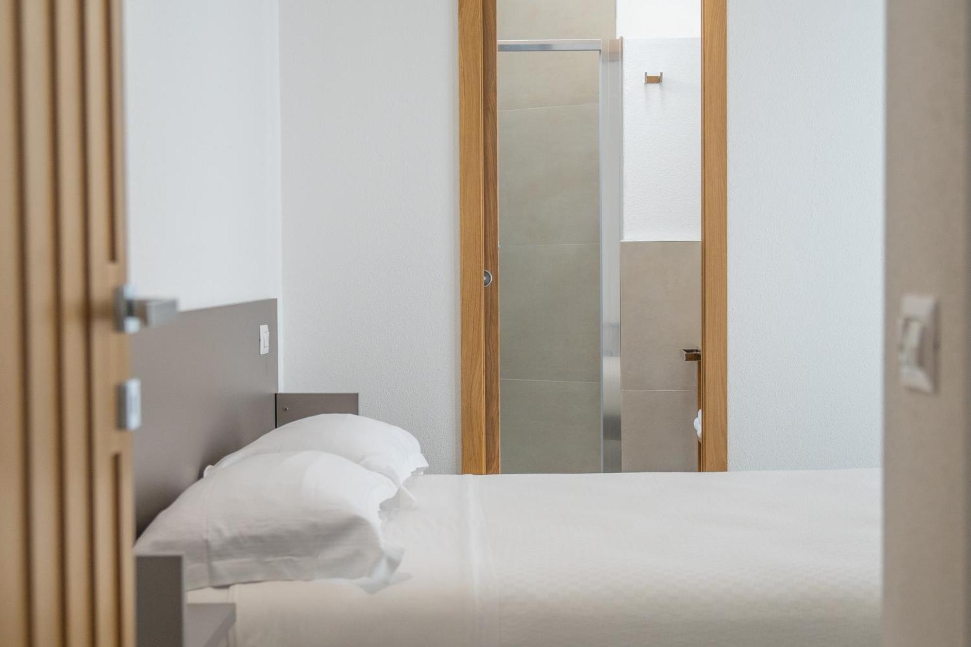 Nuova -Luxury Rooms & Apartment- Olbia Bagian luar foto